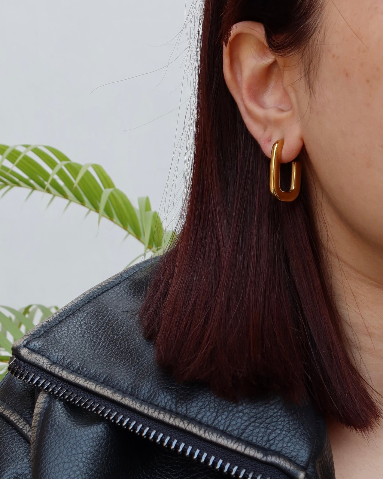 Contour U Earrings