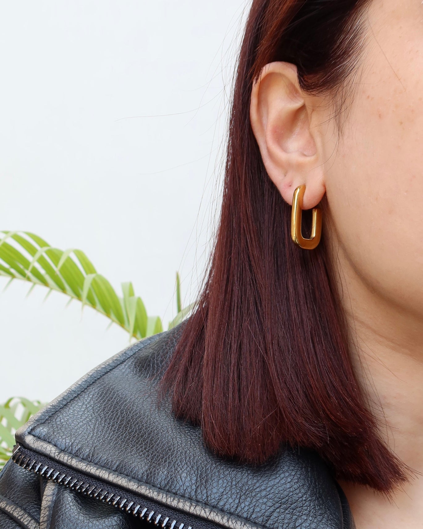 Contour U Earrings