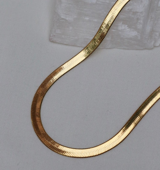 Mila Herringbone Necklace