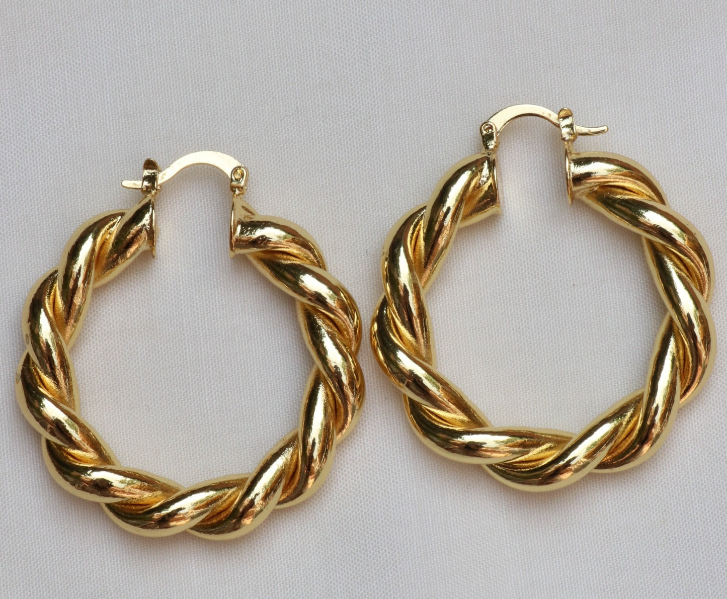 Twisted Desire Hoops